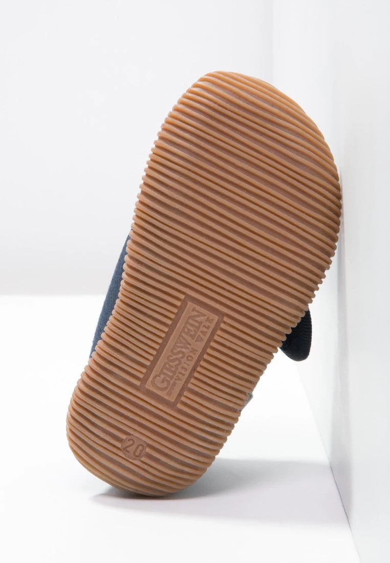 Giesswein STRASS SLIM FIT - Hausschuh - Dunkelblau 7 Giesswein STRASS SLIM FIT - Hausschuh - Dunkelblau – Bild 5